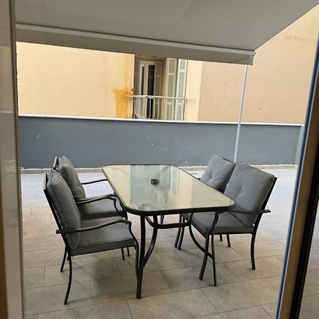 شقة Ag.Sofias Pedestrian Area Luxury Ap. & Big Balcony سالونيك المظهر الخارجي الصورة