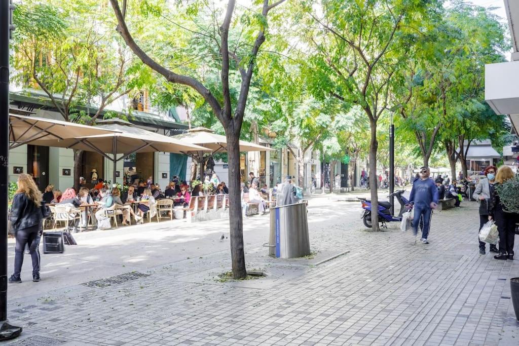شقة Ag.Sofias Pedestrian Area Luxury Ap. & Big Balcony سالونيك المظهر الخارجي الصورة