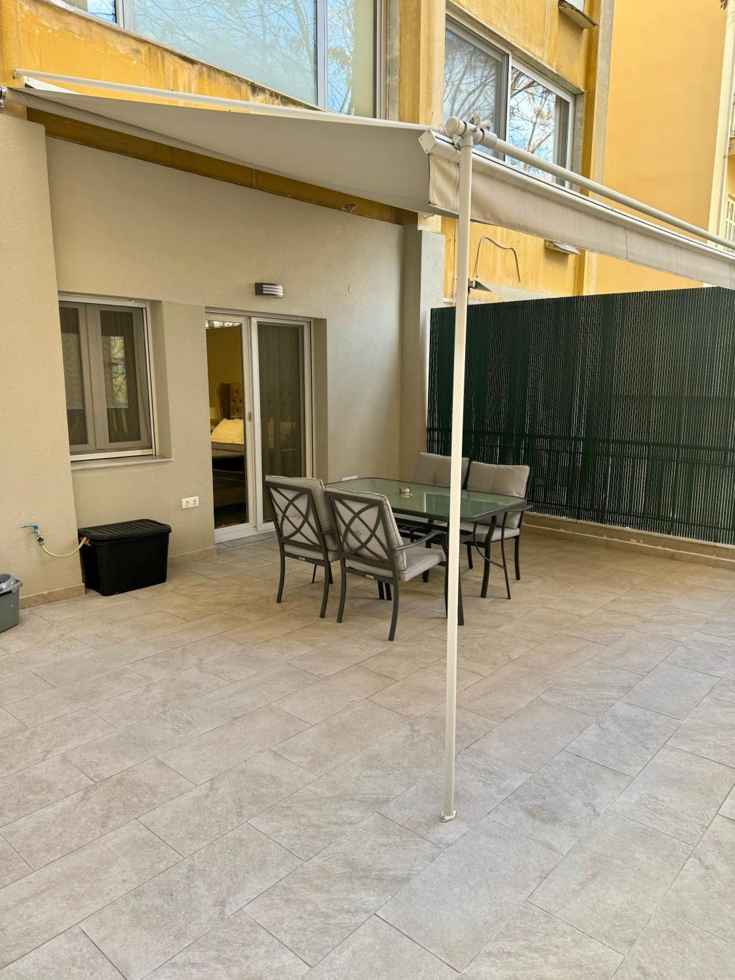شقة Ag.Sofias Pedestrian Area Luxury Ap. & Big Balcony سالونيك المظهر الخارجي الصورة